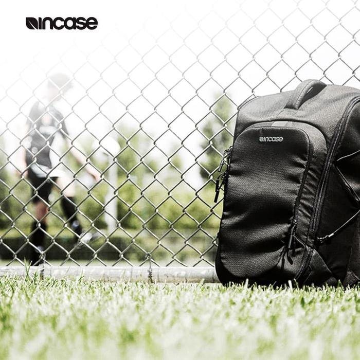 Incase Backpack Sport Field Bag Lite - Navy - Tas Pria | Tas Olahraga | Tas Sekolah | Tas Kerja | Tas Traveling | Tas Kantor | Ransel kerja | Ransel Olahraga | Ransel Traveling | Ransel Travel | Ransel Kantor | INCO100322-NVY - 4