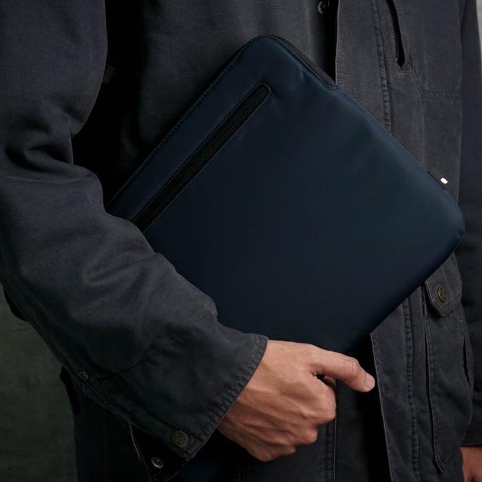 Incase Tas Laptop Compact Sleeve for MacBook Pro 13" (INMB100335) | Sleeve Macbook dan laptop | Tas Macbook dan Laptop | Sleeve MacBook | Laptop sleeve case | Macbook sleeve | Pelindung Laptop | Laptop Bag - Hitam - 4