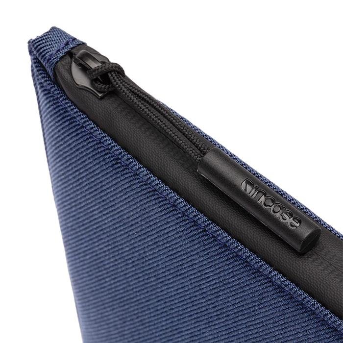Incase Sleeve Macbook Pro 16 Inch - Facet With Recycled Twill Repelland Recycle - Blue (INMB100730-NVY) Sleeve Macbook Pro | Tas Macbook Pro 16 Inch | Sleeve MacBook | Laptop sleeve case | Macbook sleeve | Pelindung Laptop | Laptop Bag - 4